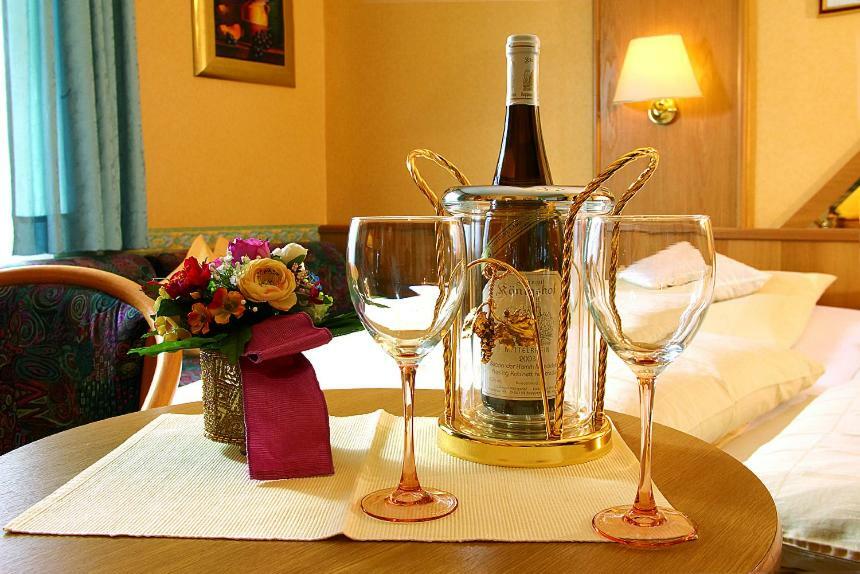 Gaestehaus Hotel Rheingraf คัมพ์-บอร์นโฮเฟน ภายนอก รูปภาพ